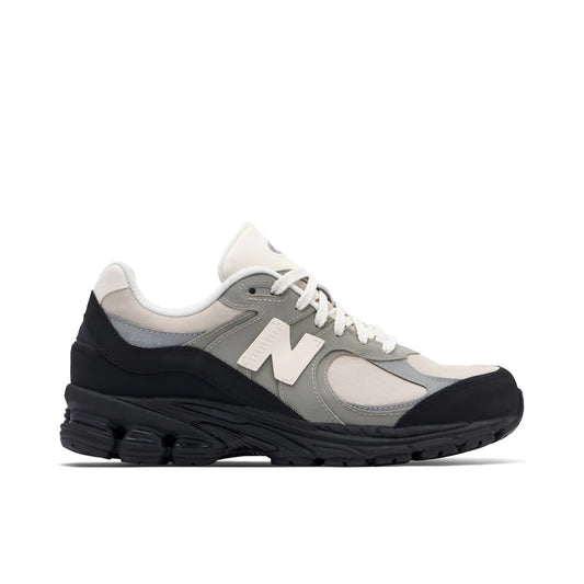 NEW BALANCE 2002R X THE BASEMENT GREY BLACK