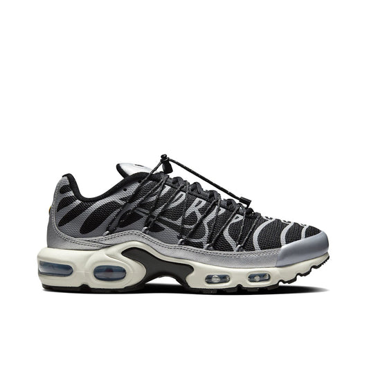 NIKE TN AIR MAX PLUS LACE TOGGLE BLACK GREY