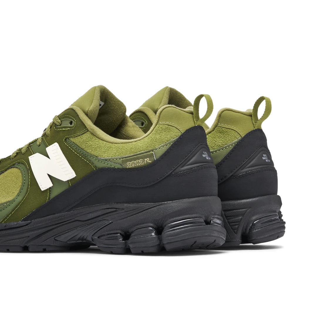 NEW BALANCE 2002R X THE BASEMENT OLIVE BLACK