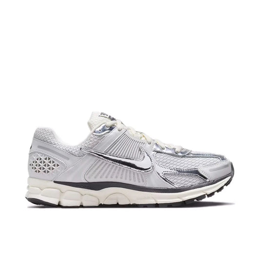 NIKE ZOOM VOMERO 5 CHROME