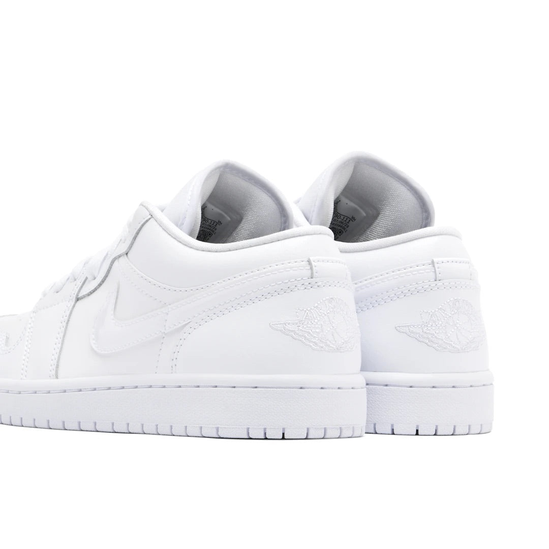 AIR JORDAN 1 LOW TRIPLE WHITE WOMAN