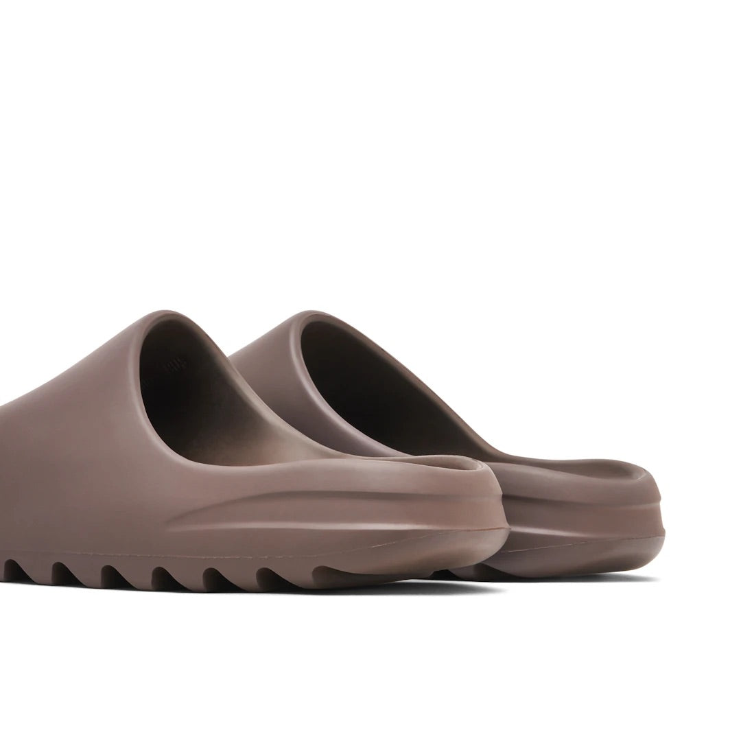 YEEZY SLIDE SOOT 2021