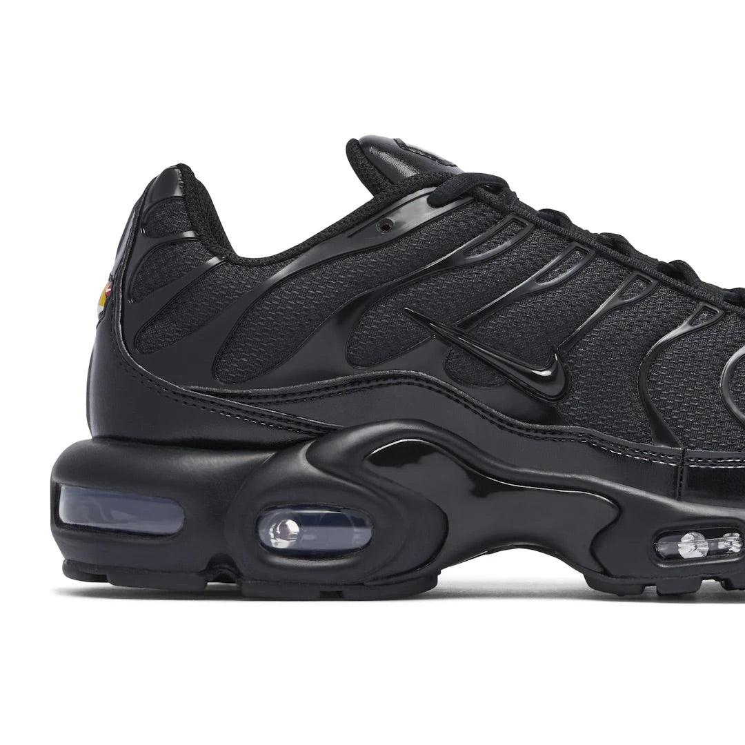 NIKE AIR MAX PLUS BLACK