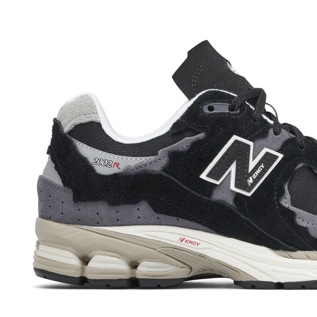 NEW BALANCE 2002R PROTECTION PACK BLACK GREY