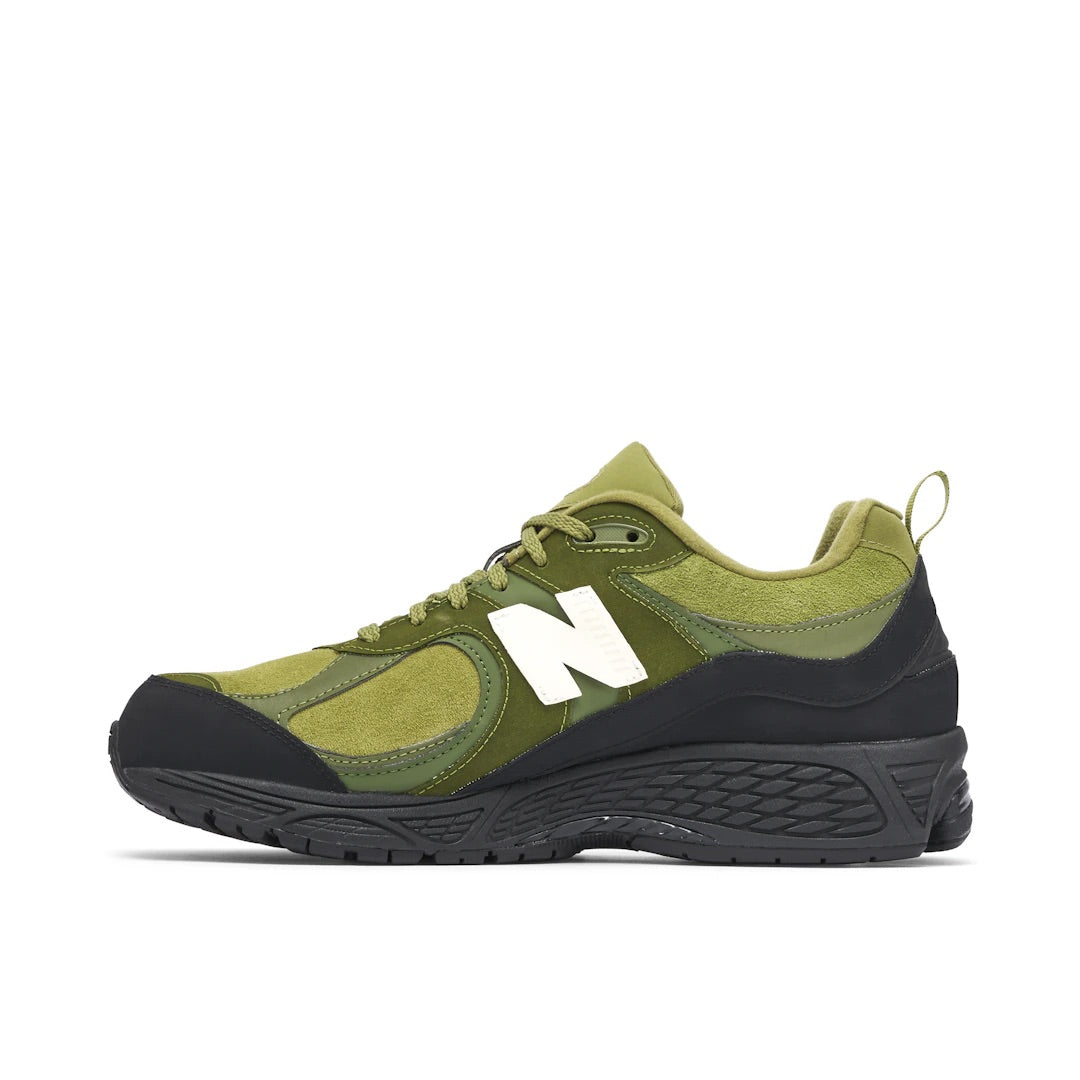 NEW BALANCE 2002R X THE BASEMENT OLIVE BLACK